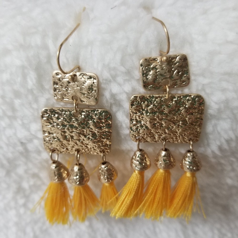 Triple tassel Boho earrings - Picture 2 of 4